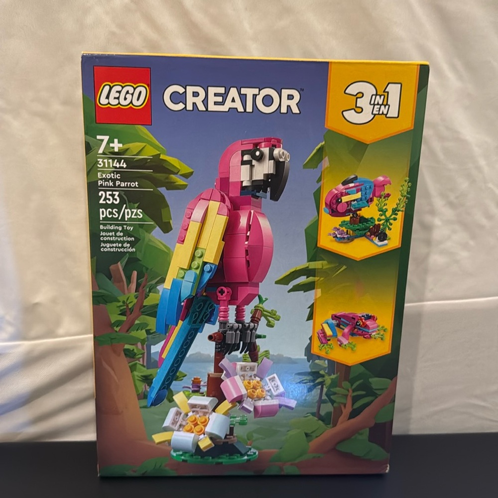 BRAND NEW! (Lego) 3 in one set